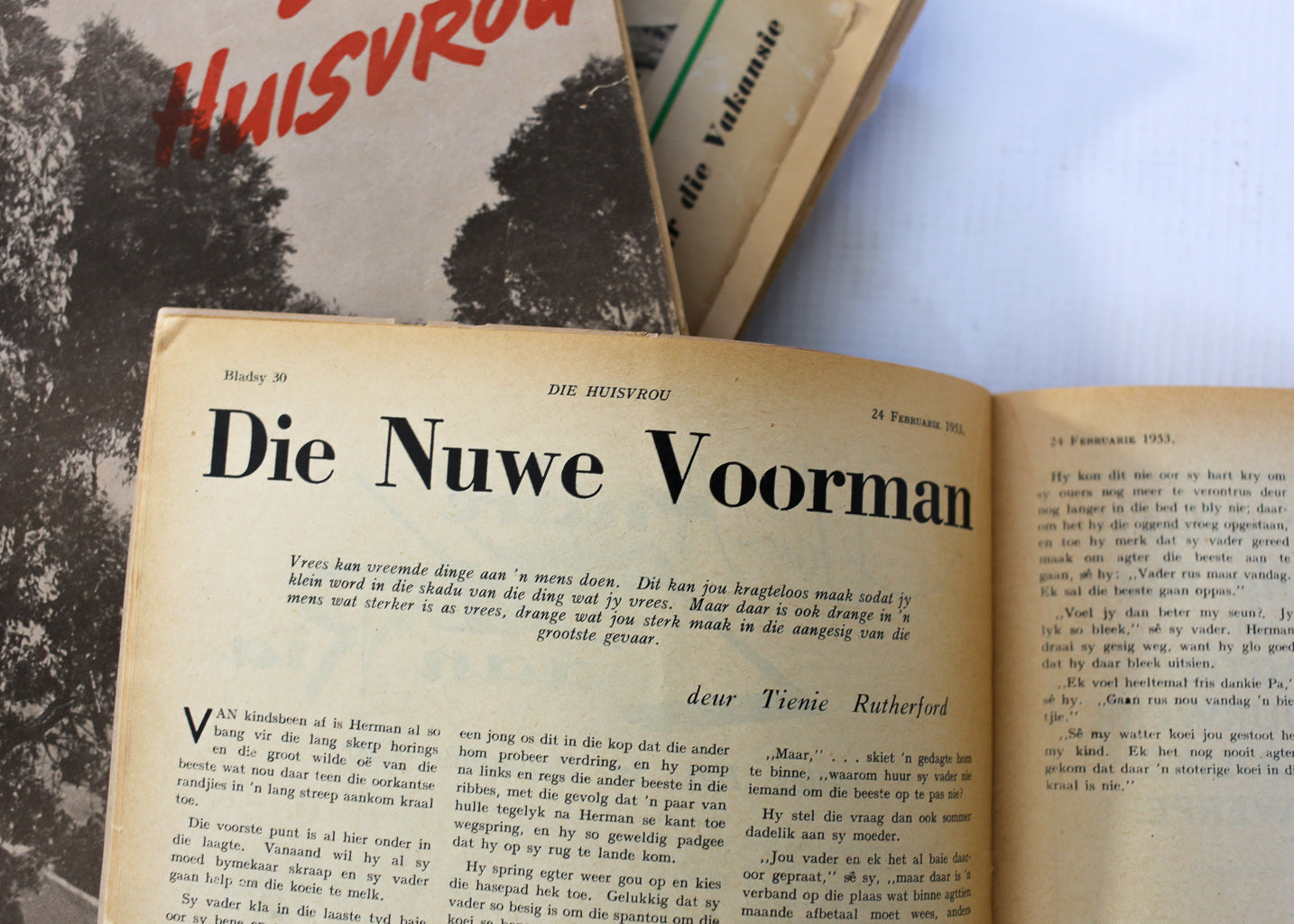 Collection of Thirty 1950s "Die Huisvrou" Magazines