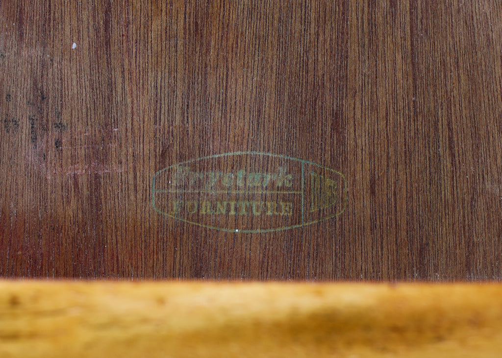 Frystark Dresser
