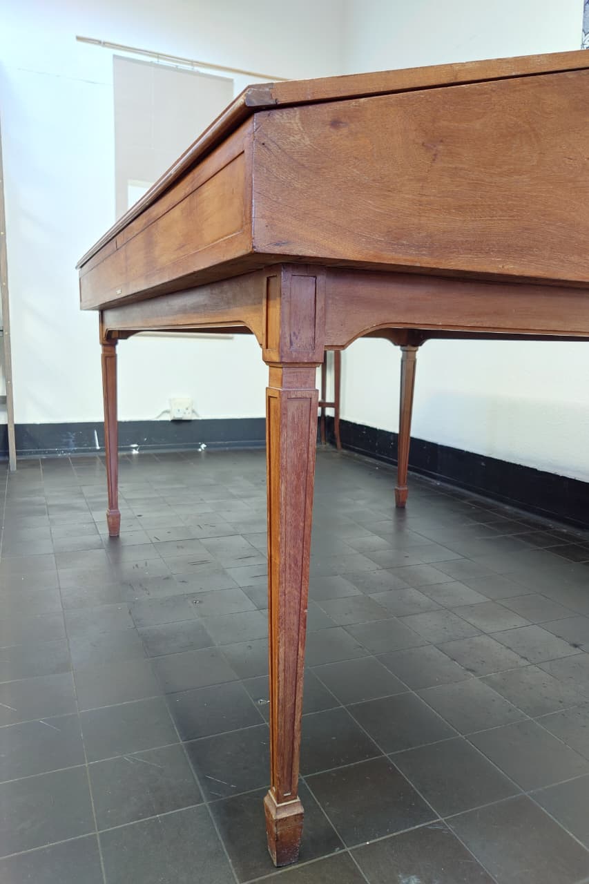 Brimble & Briggs Flip Top Display Cabinet