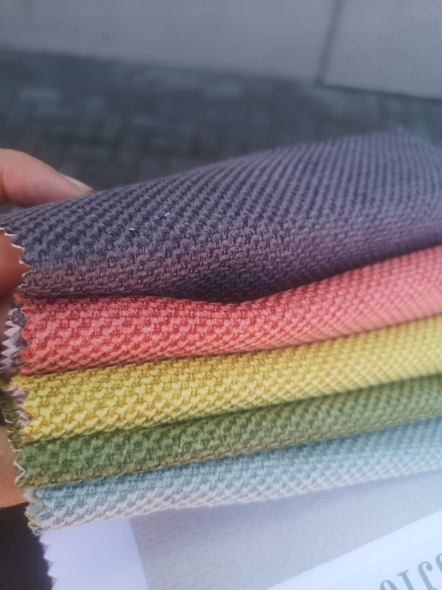 The Huisraad Modern Ladidah Settee