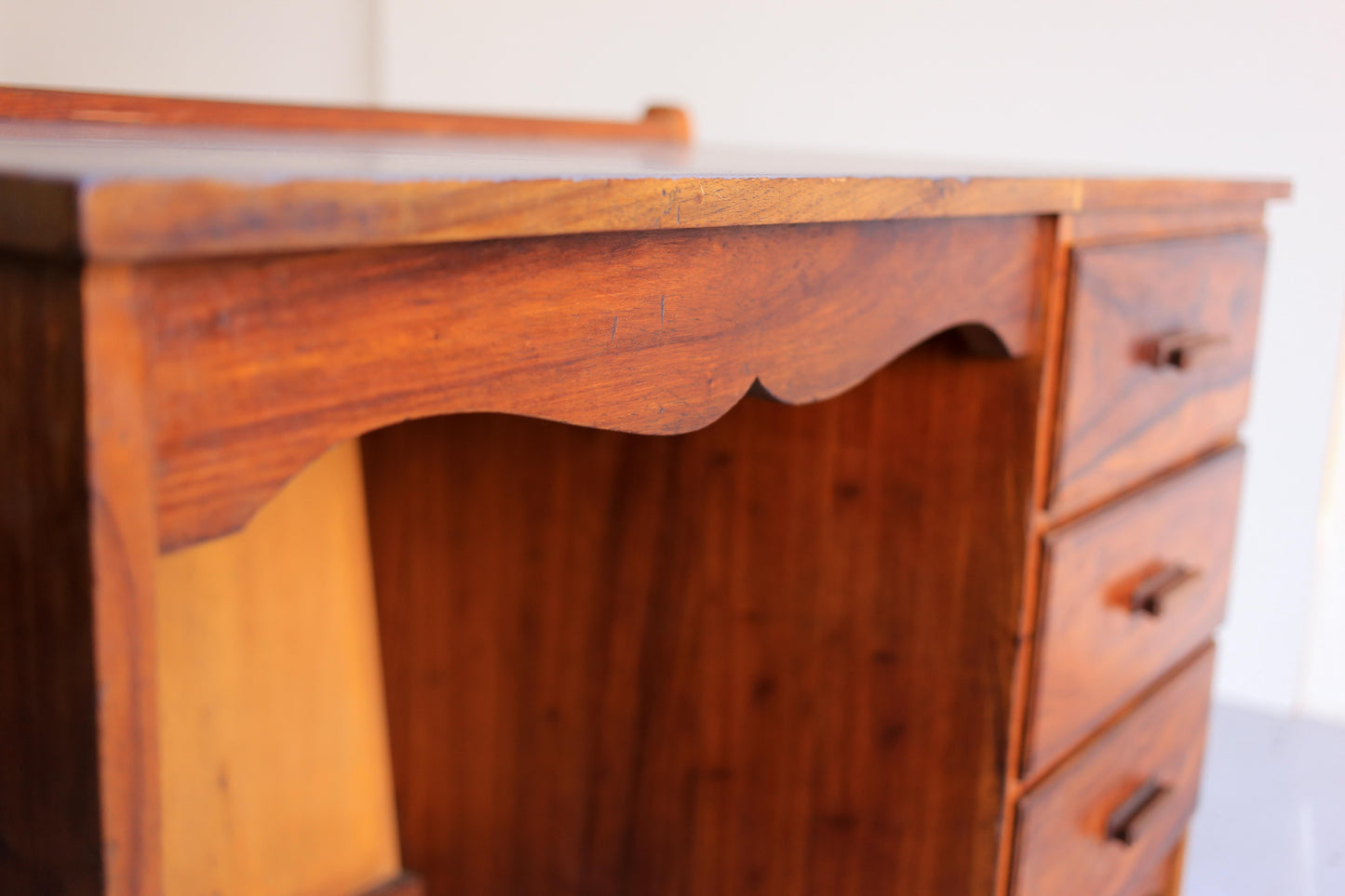 Small Retro Kiaat Desk