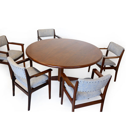 Round Binnehuis Dining Table for Four to Six