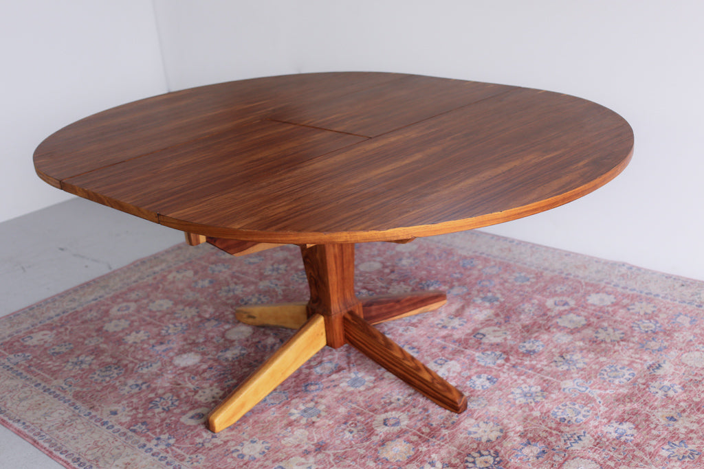 Extendable Vintage Kiaat Table