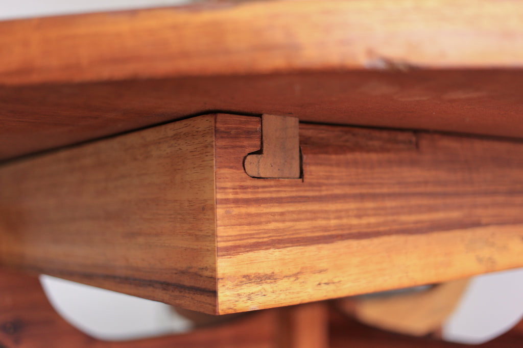 Extendable Vintage Kiaat Table