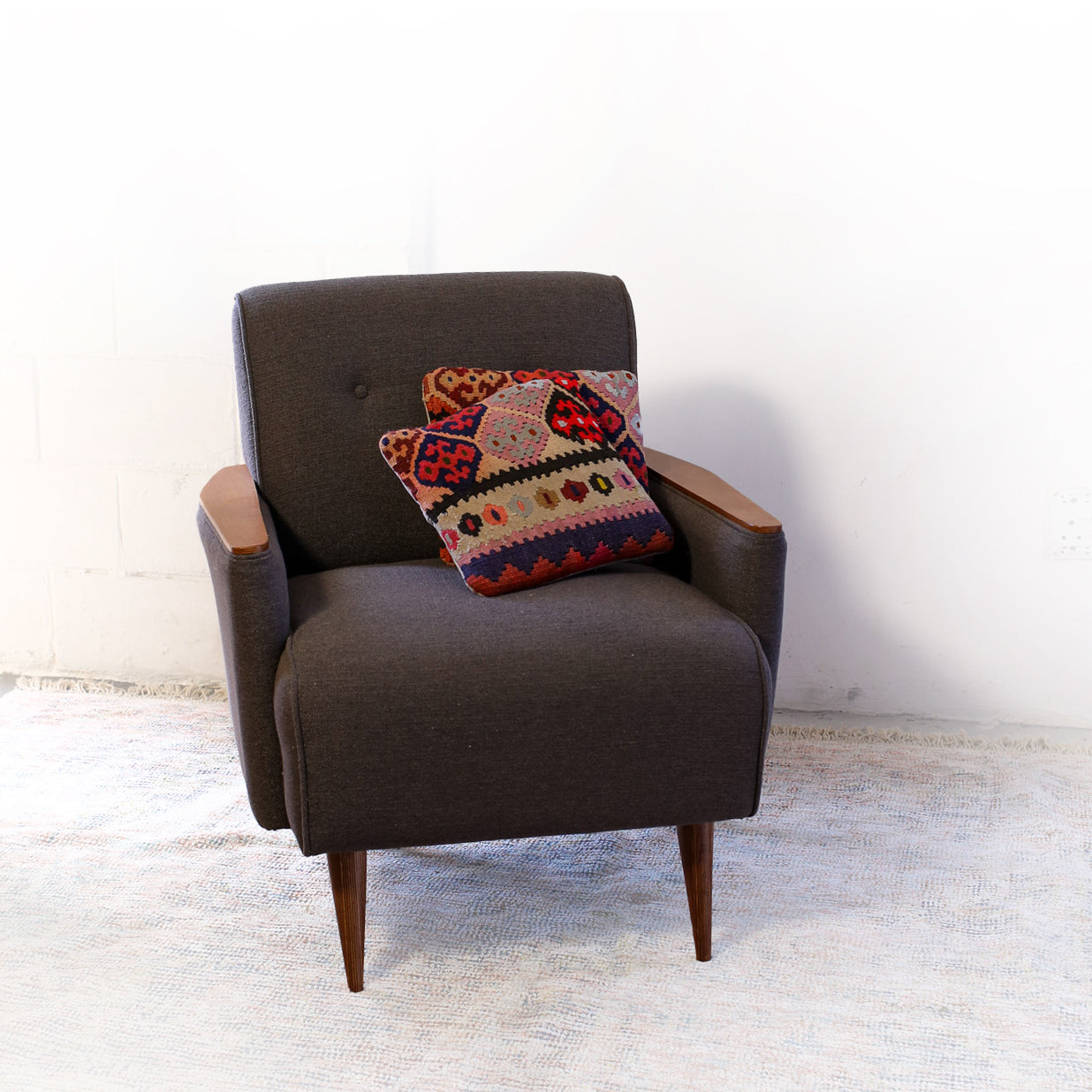 The Huisraad Modern Ladidah Armchair