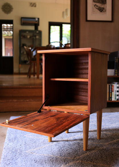 Retro Pedestal