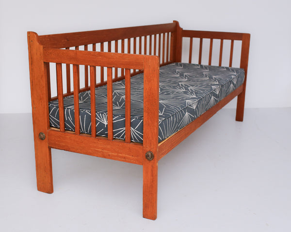 Vintage Daybed with Skinny LaMinx Mattress