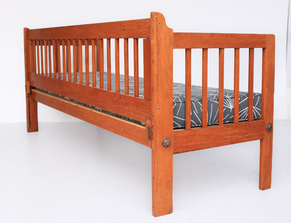 Vintage Daybed with Skinny LaMinx Mattress