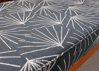 Vintage Daybed with Skinny LaMinx Mattress