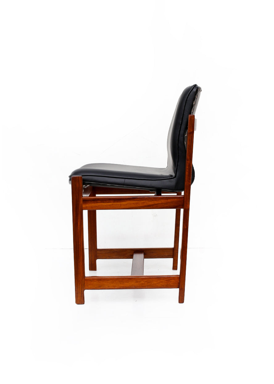Scandinavian Modern set of Eight Dining Chairs