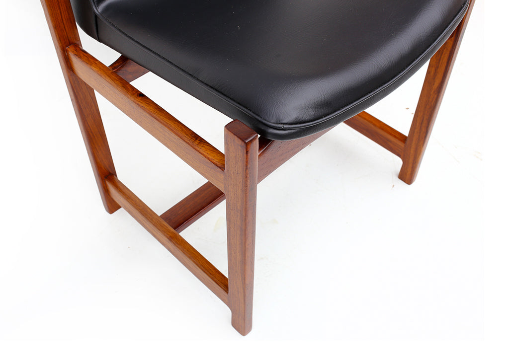 Scandinavian Modern set of Eight Dining Chairs