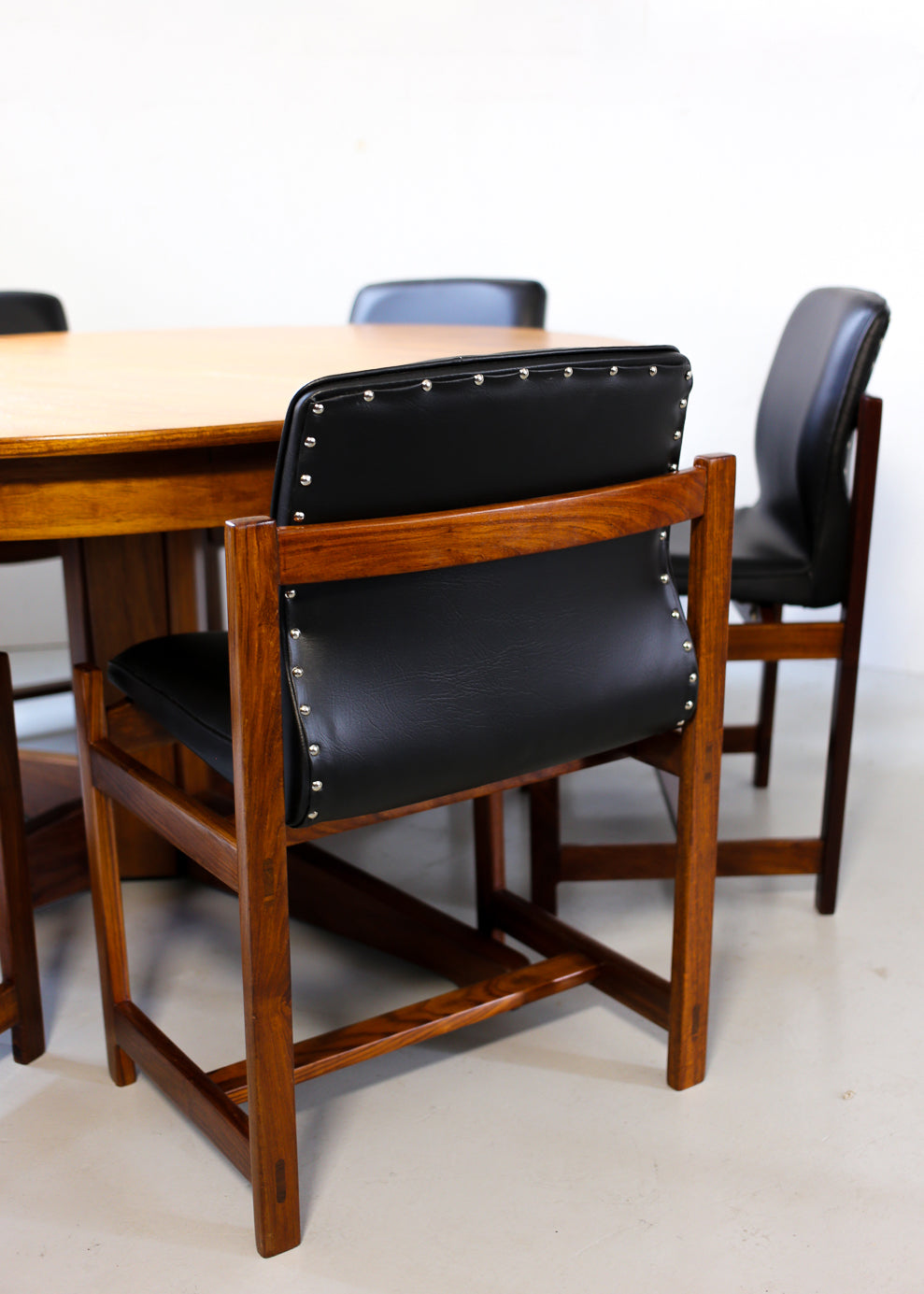 Scandinavian Modern set of Eight Dining Chairs