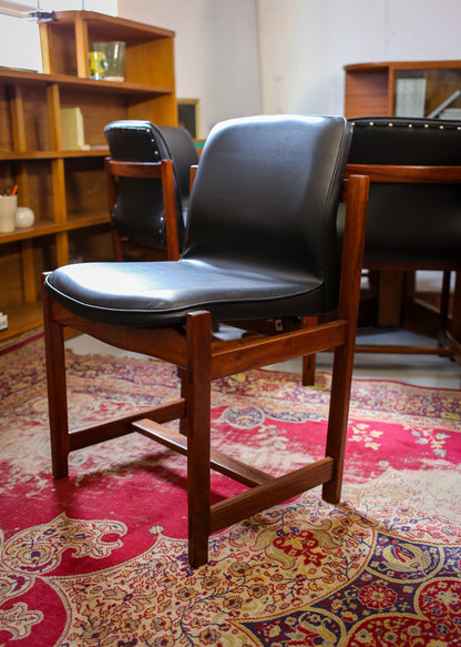 Scandinavian Modern set of Eight Dining Chairs
