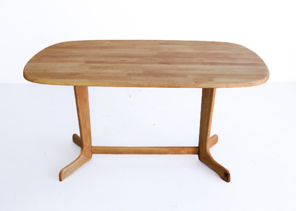 Wishbone Leg Dining Table