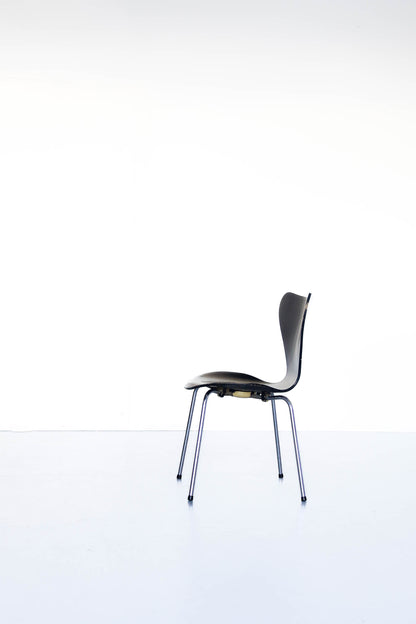 A Set of Four Series 7 Chairs by Arne Jacobson for Fritz Hansen