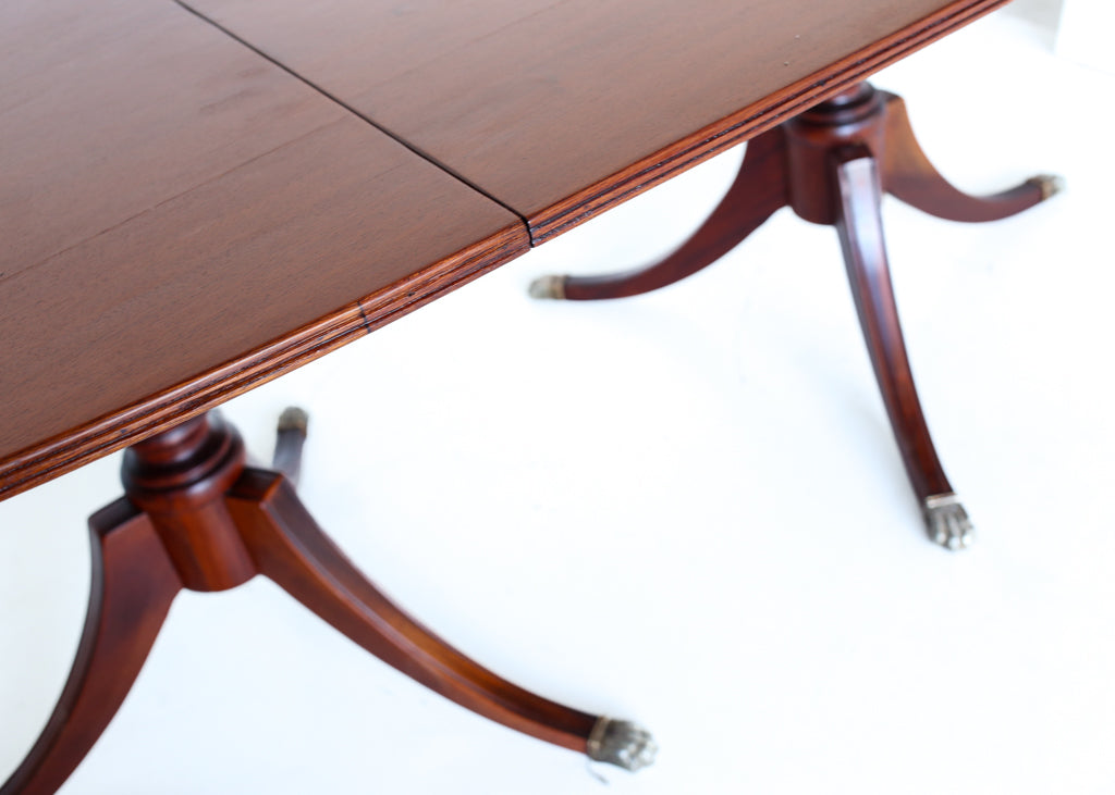 Extendable Oval Dining Table