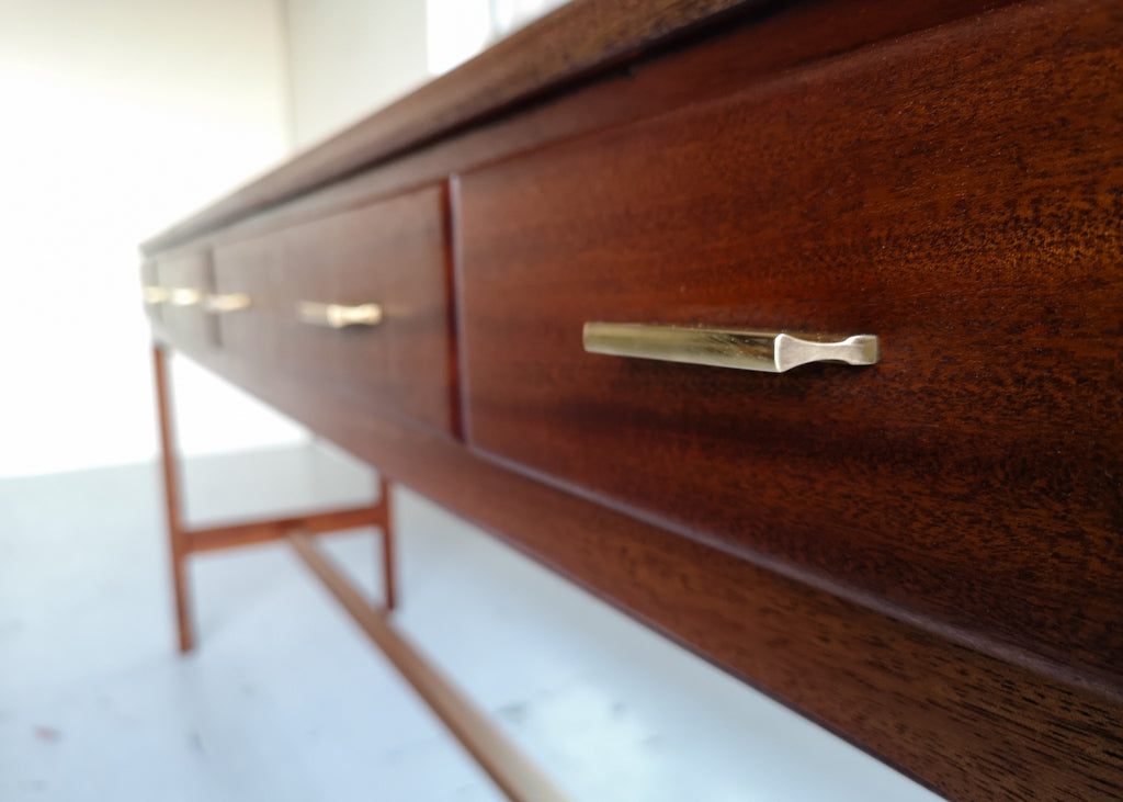 Server by John Tabraham for Kallenbach's
