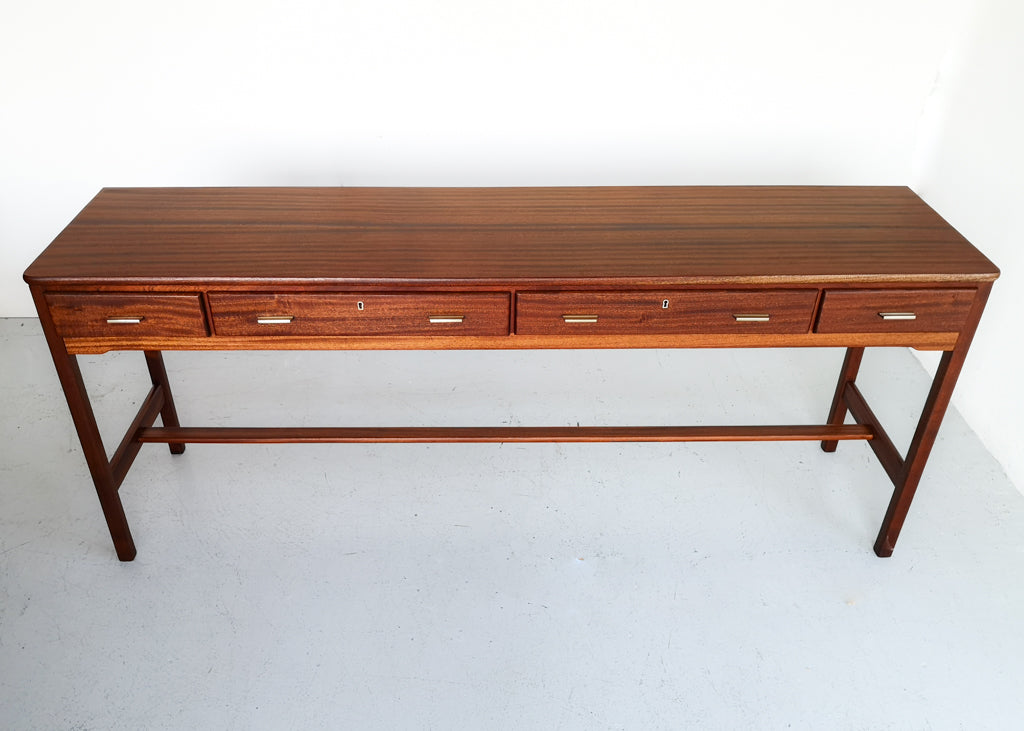 Server by John Tabraham for Kallenbach's