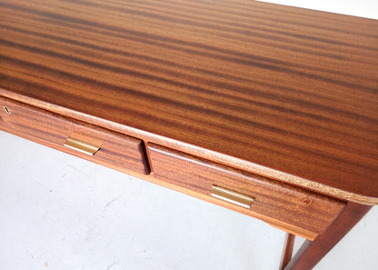 Server by John Tabraham for Kallenbach's