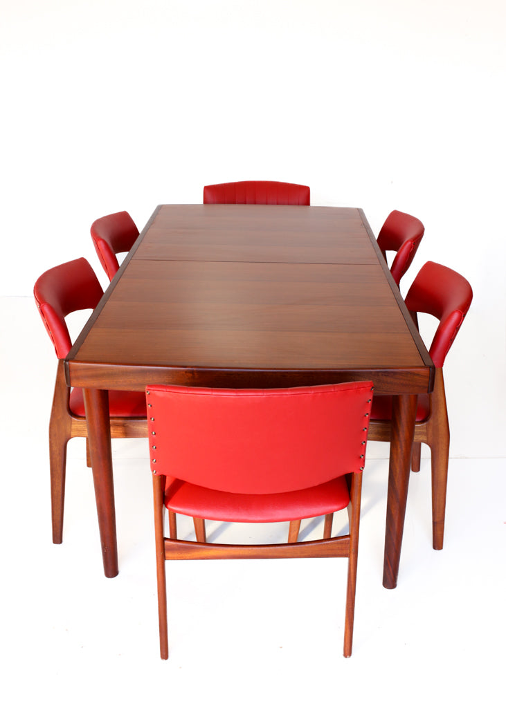 Duros Dining Table with Two Extensions