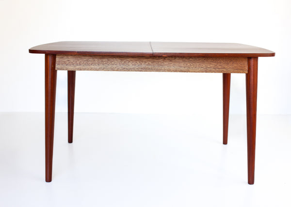 Extendable Mid-century Dining Table