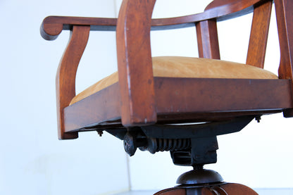Swivel Captains Chair