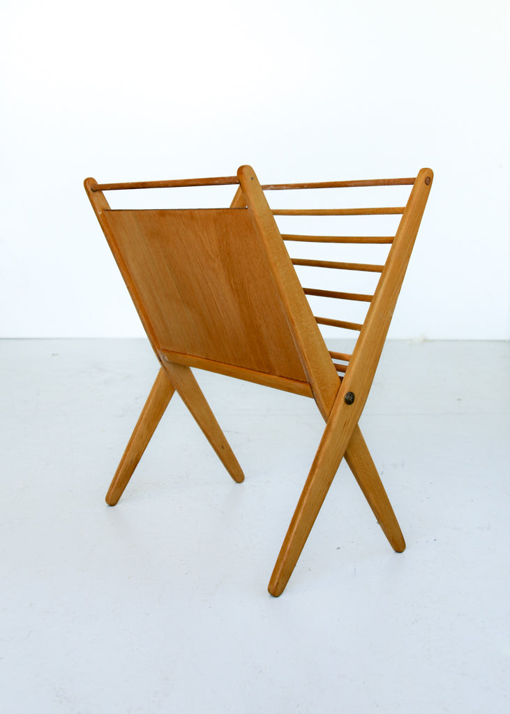 Foldable 1960's Magazine Rack