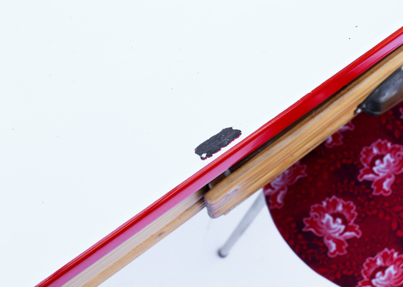 Extendable Enamel Top Kitchen Table