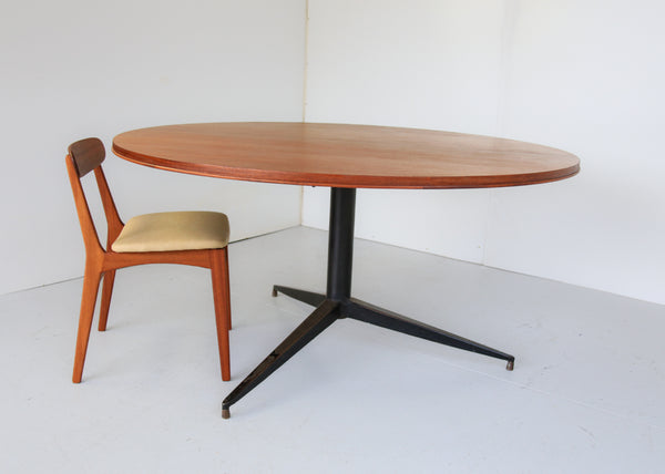 1960's Round Dining Table by John Tabraham for DS Vorster - six-seater