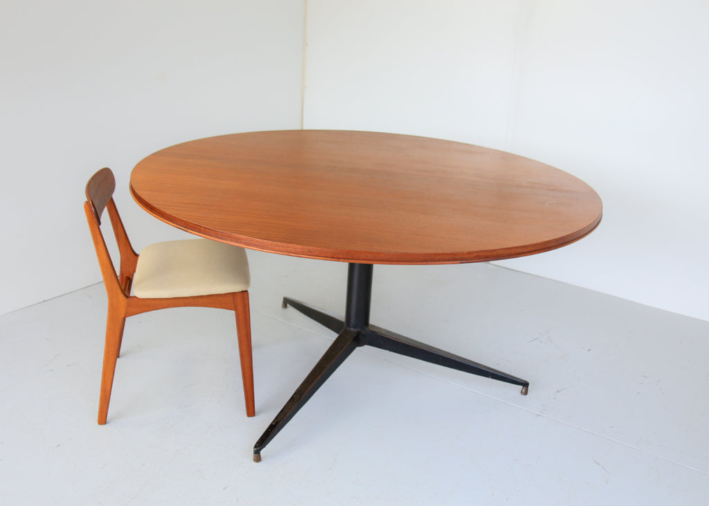 1960's Round Dining Table by John Tabraham for DS Vorster - six-seater