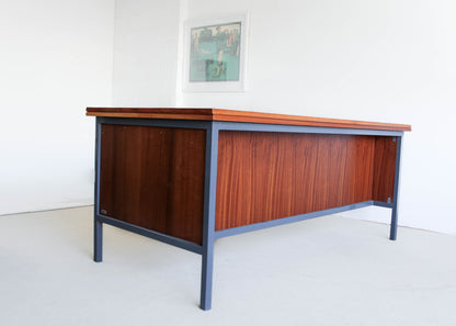 Large Saligna Office Desk