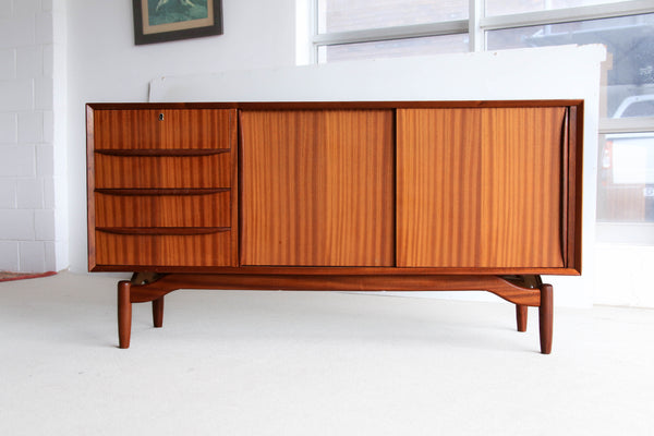 Duros Sideboard