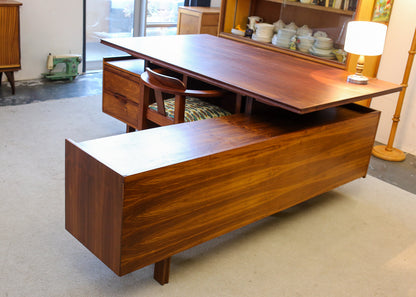 Large L-shaped Desk for the Boss