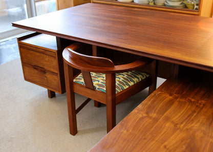 Large L-shaped Desk for the Boss