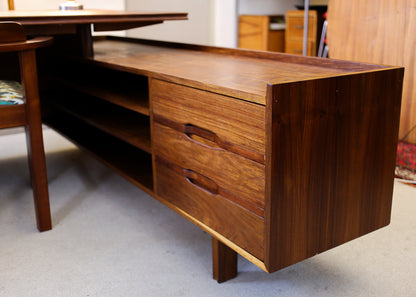Large L-shaped Desk for the Boss
