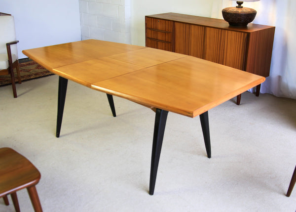 Extendable Dining Table for Four to Six Seats