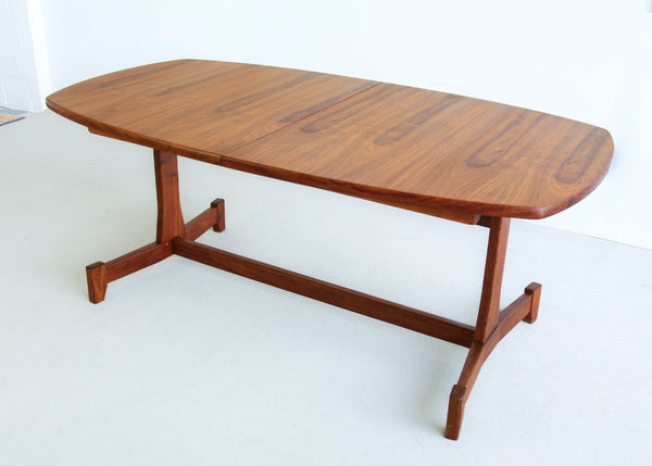 Extendable H-leg Dining Table