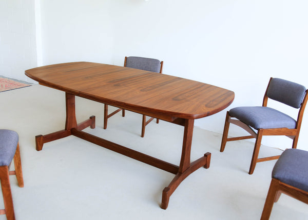 Extendable H-leg Dining Table