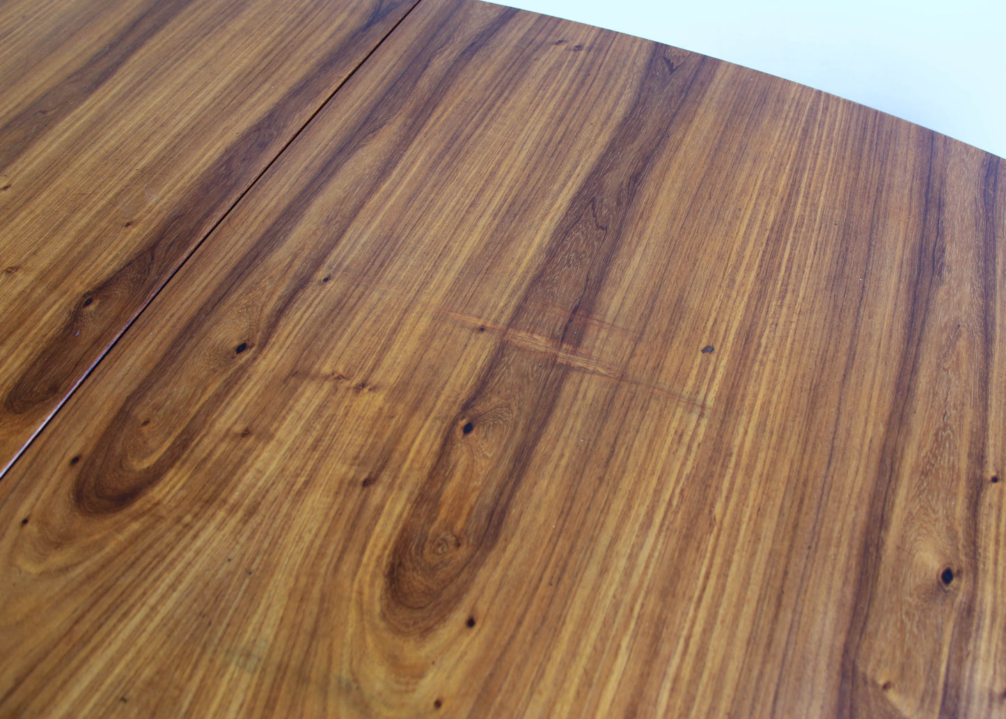 Extendable H-leg Dining Table