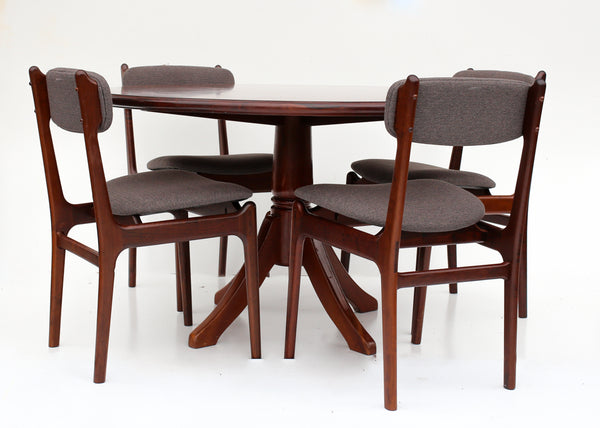 Set of Four Binnehuis Dining Chairs