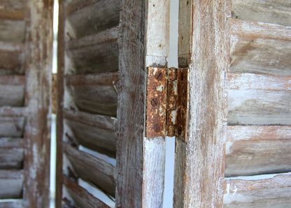 Solid Wood Louvre Screen