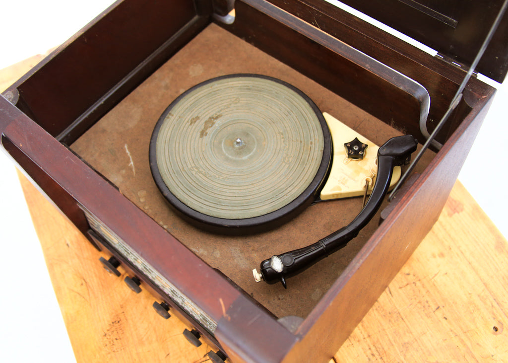 1940's General Electric Valve Radio and Record Player