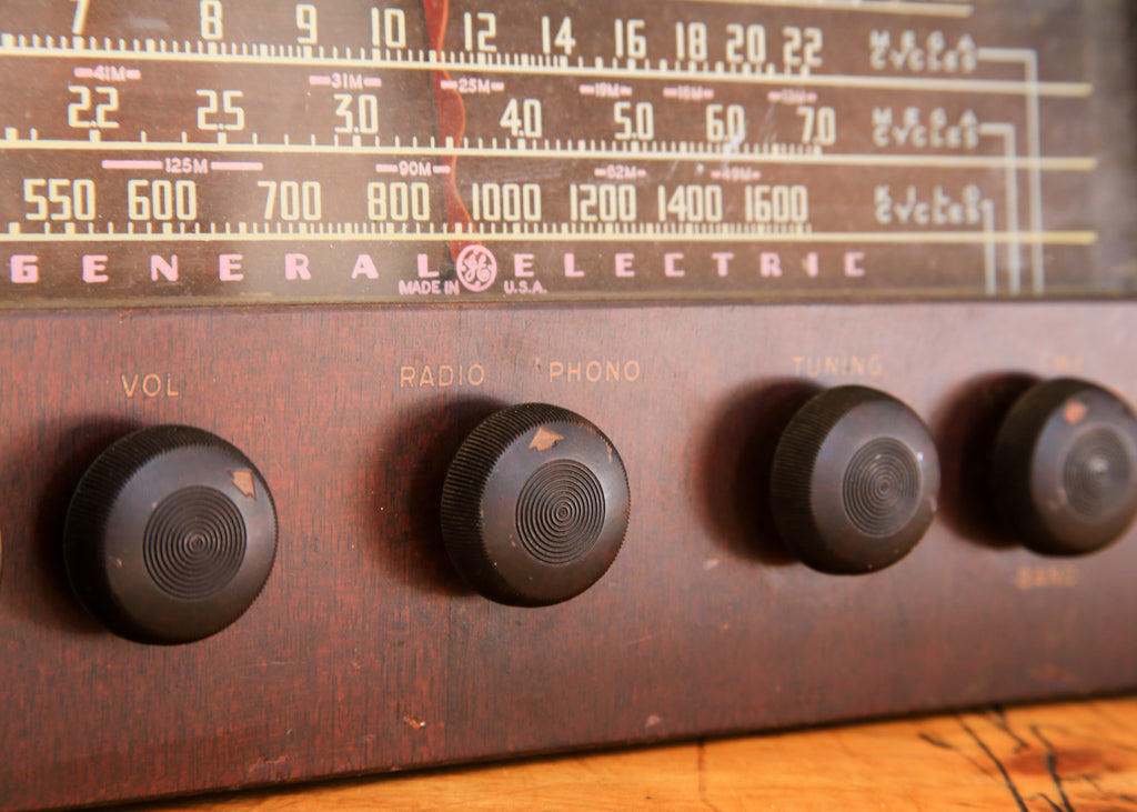 1940's General Electric Valve Radio and Record Player