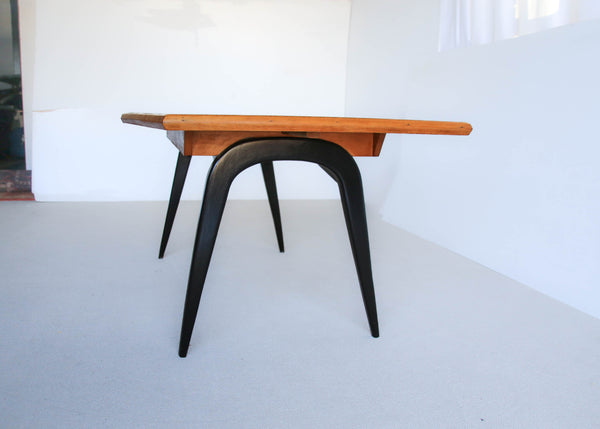 Extendable Dining Table for Four to Six Seats