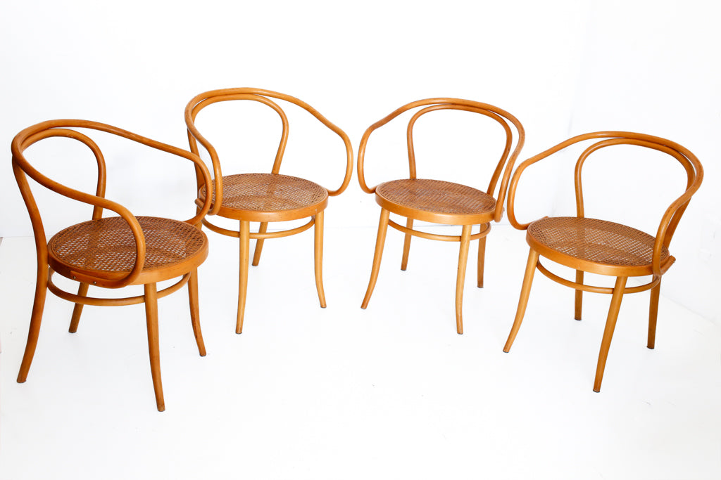 Set of Four Thonet Bentwood Armchairs B9/209, made by Ligna c.1940