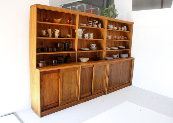 Extra Large Oregon Farmhouse Kitchen Unit