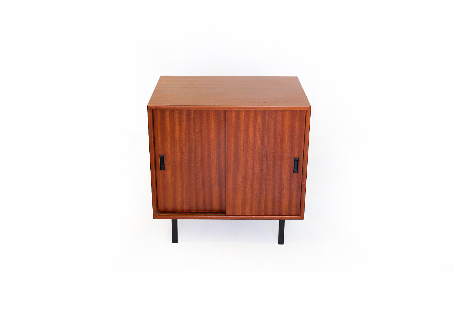 Sapele Mid-century Credenza – Huisraad Modern