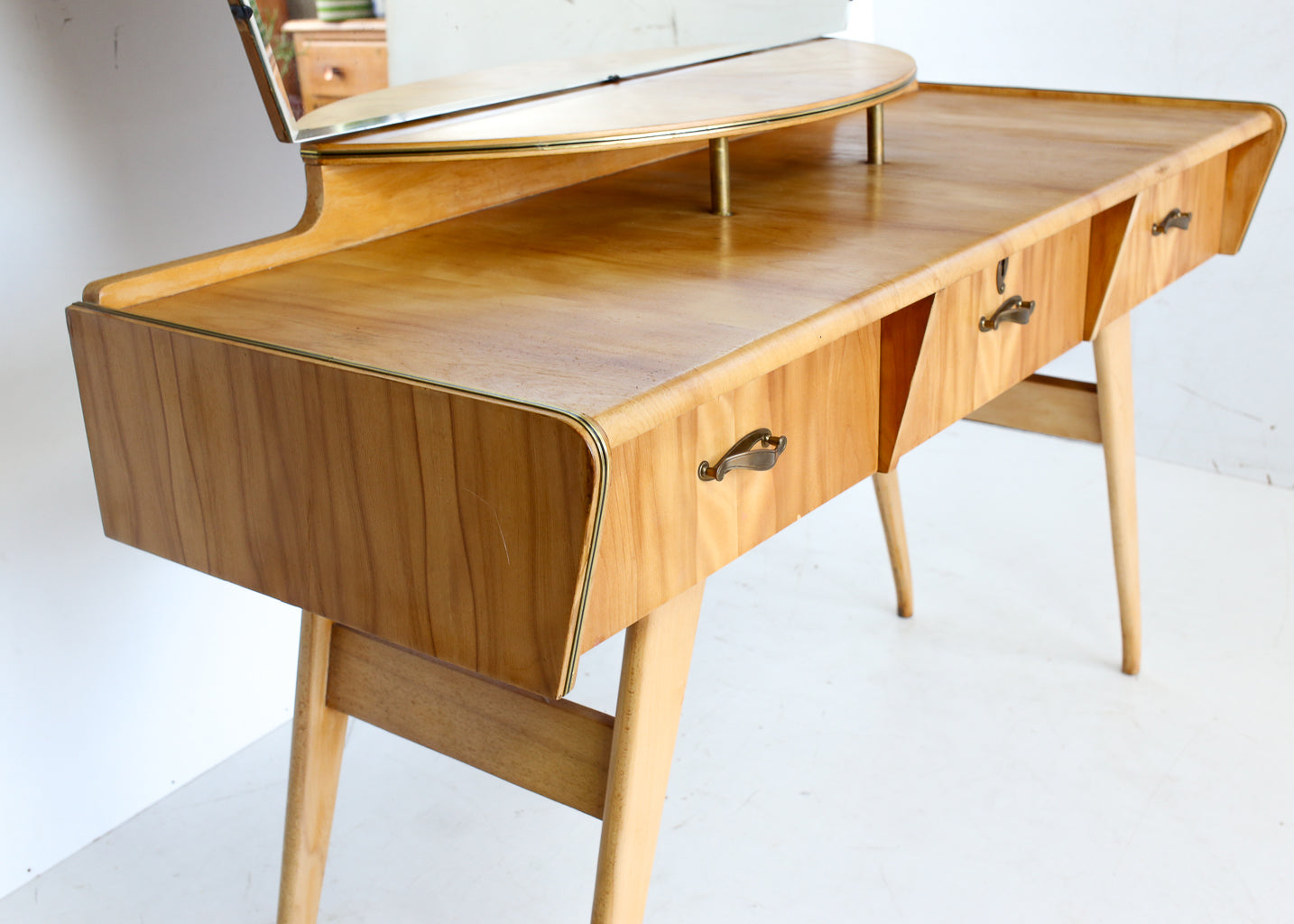 Duros Mid-Century Maple Dressing Table