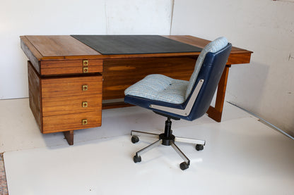 Large Scandinavian Modern Style Desk