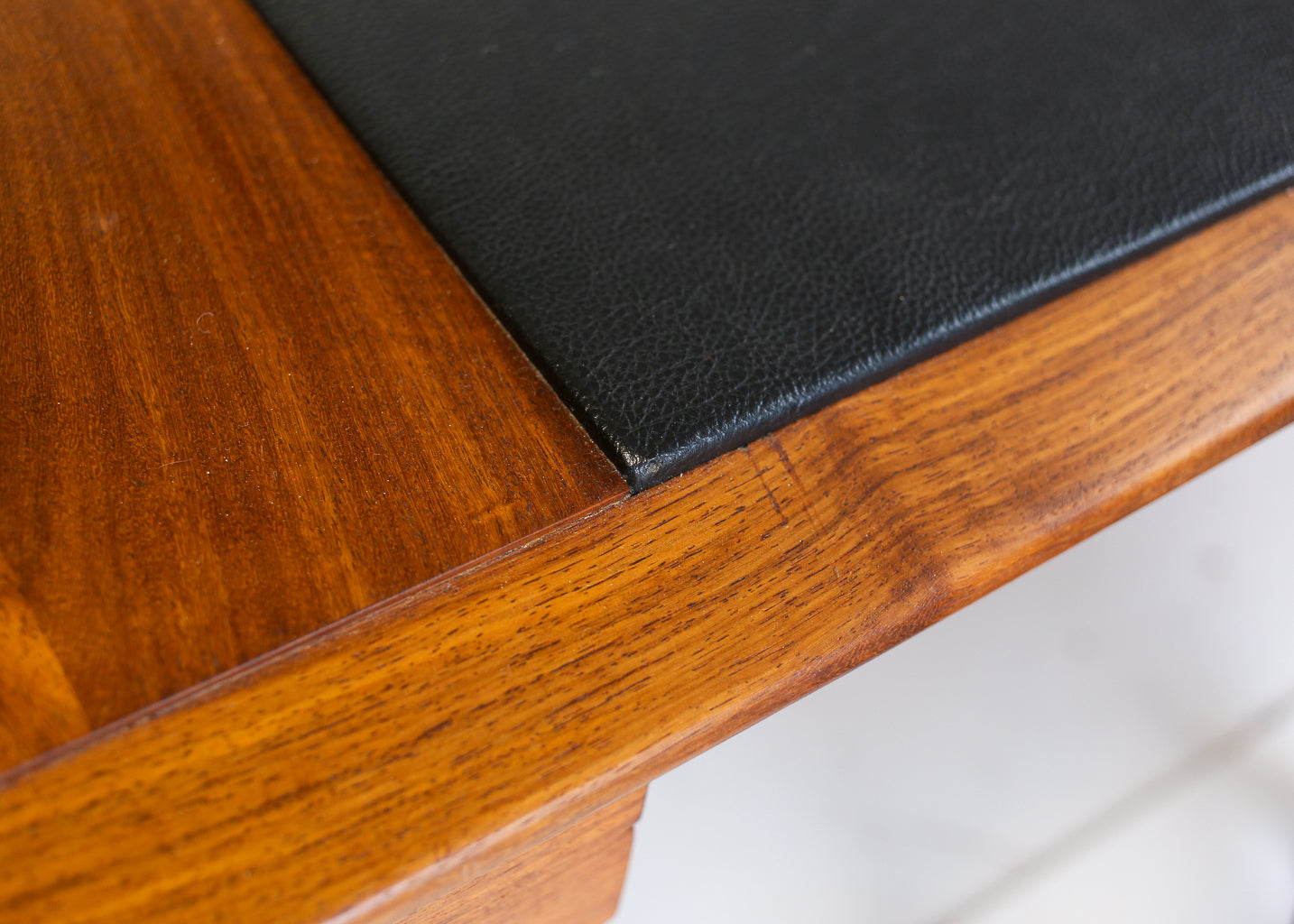Large Scandinavian Modern Style Desk